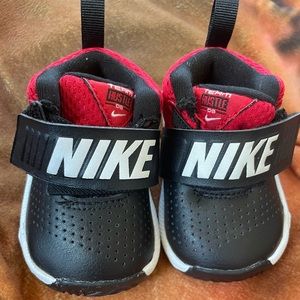 Nike Team Hustle D 8 (TD)